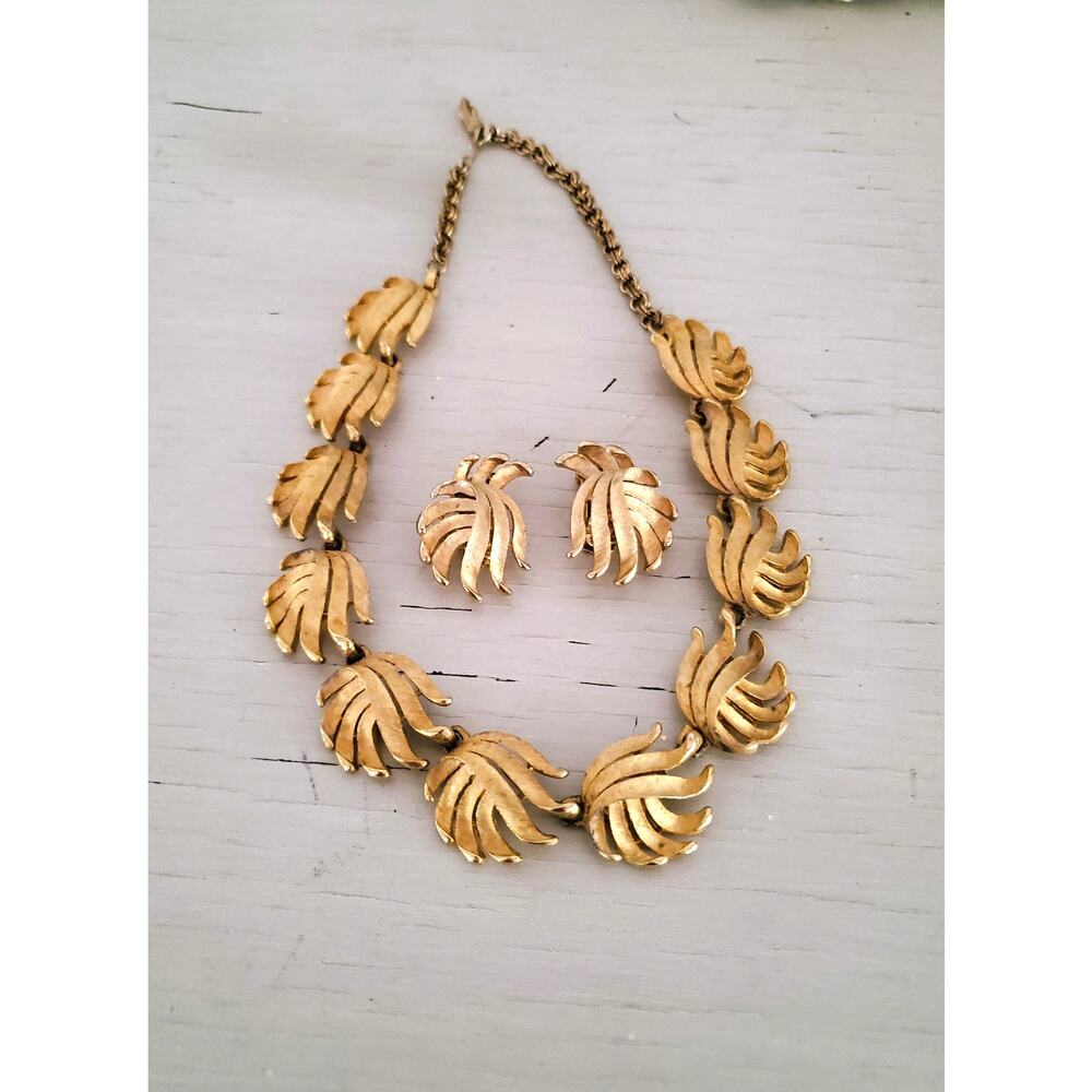 Vintage Brushed Gold Swirl Necklace and Earring Set